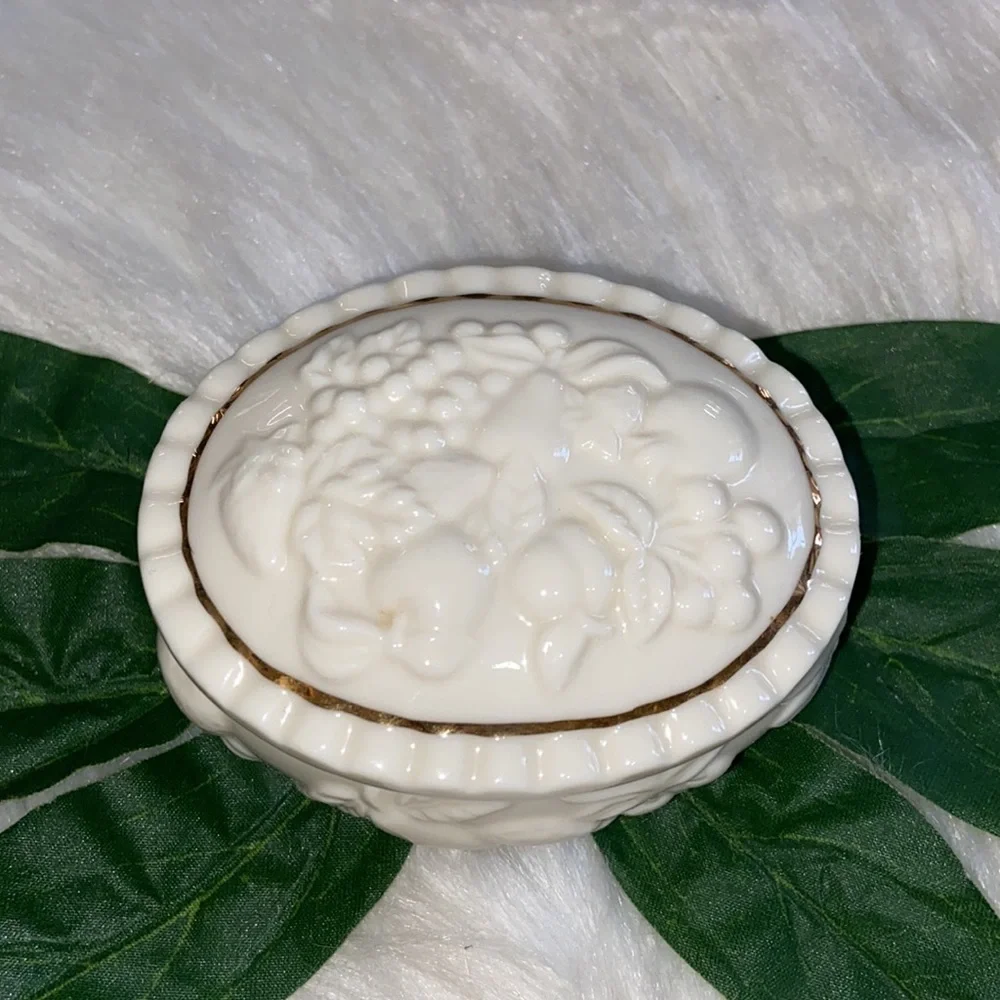 Vintage 1998 Lenox Fruits Of Life Handcrafted Porcelain Ceramic Trinket Box